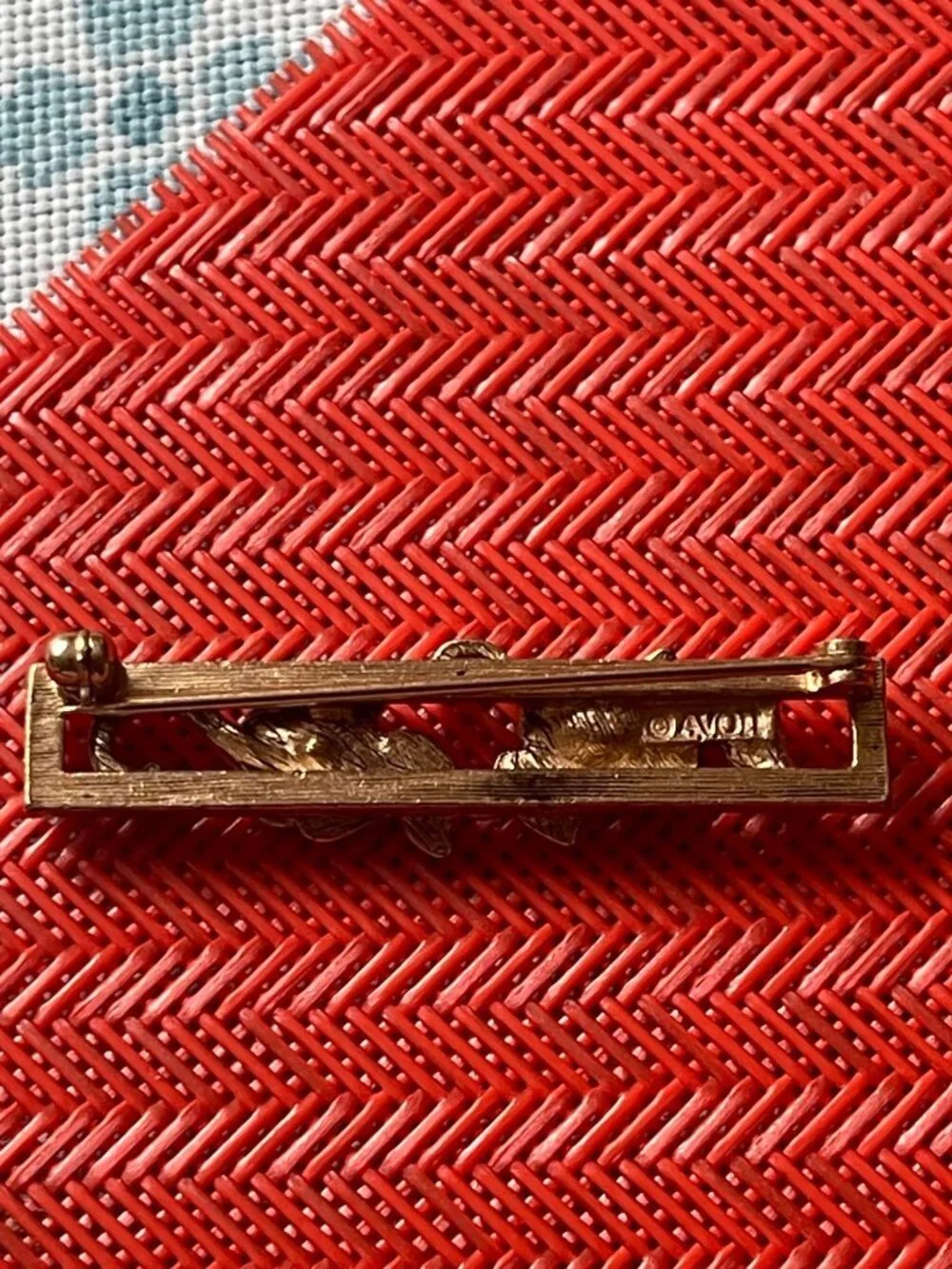 Vtg Avon Goldtone Floral Bar Brooch 1.5